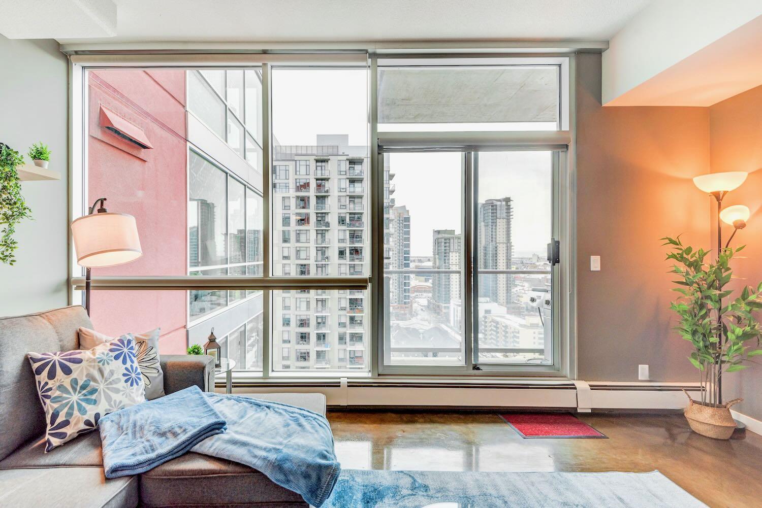 Modern 2Br Condo - King Bed - Downtown City Views YYC Eksteriør bilde