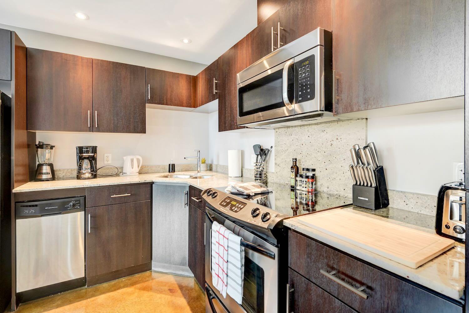 Modern 2Br Condo - King Bed - Downtown City Views YYC Eksteriør bilde