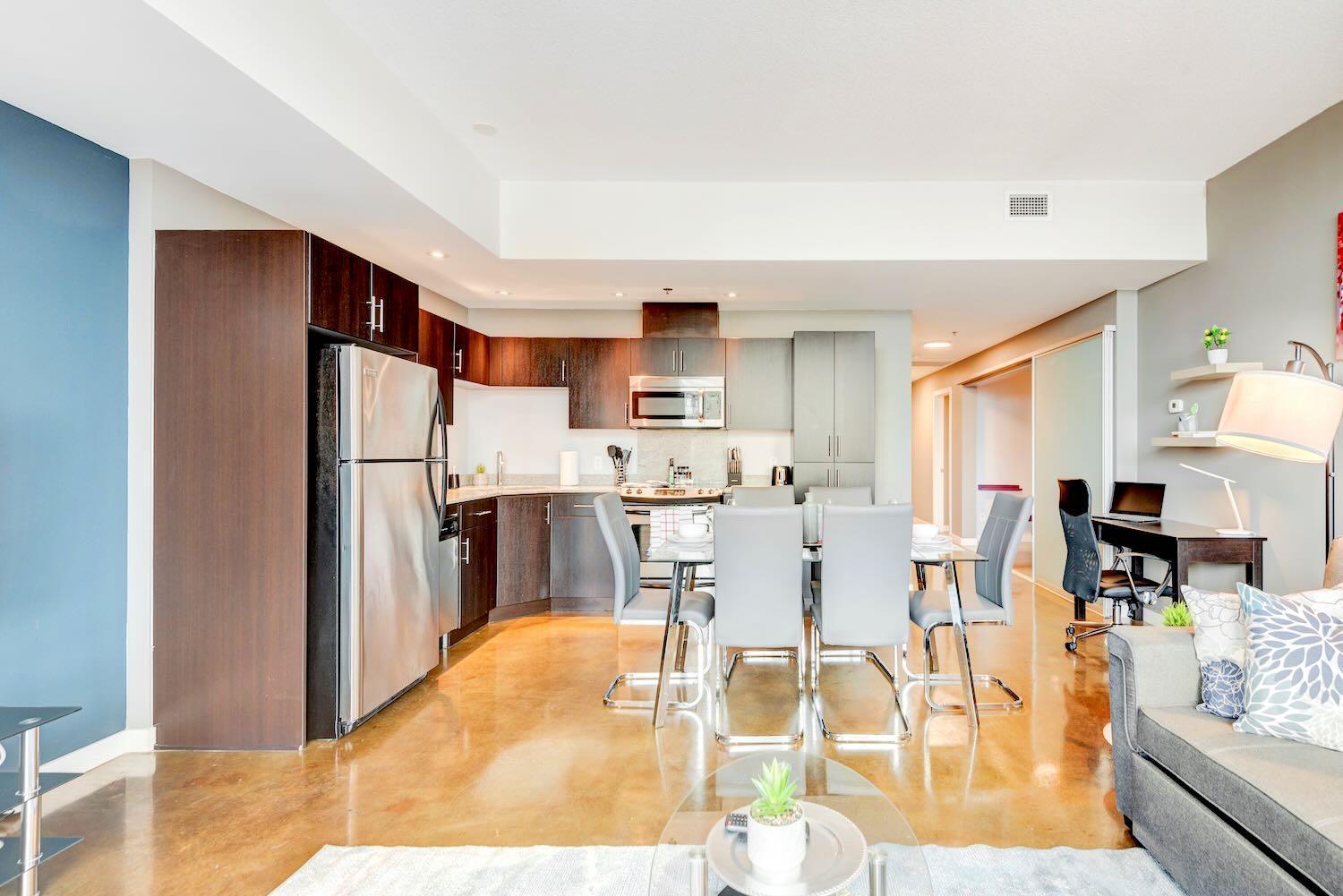 Modern 2Br Condo - King Bed - Downtown City Views YYC Eksteriør bilde